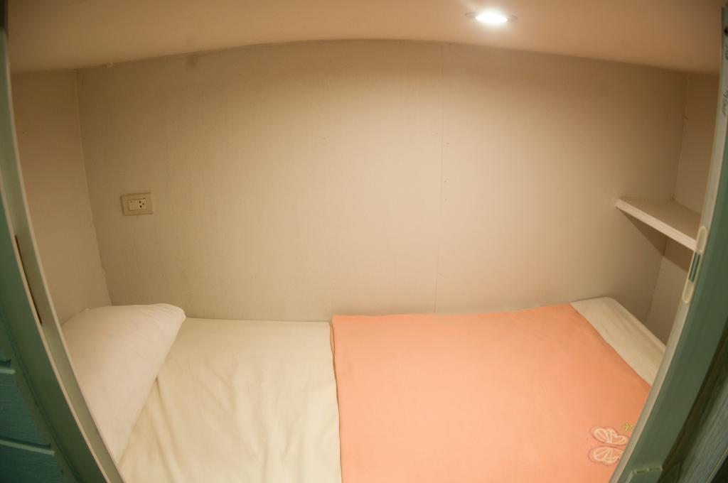 Hotel Capsule Suratthani Сураттхани Номер фото