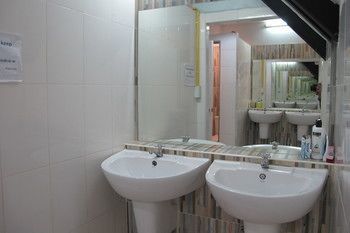 Hotel Capsule Suratthani Сураттхани Экстерьер фото